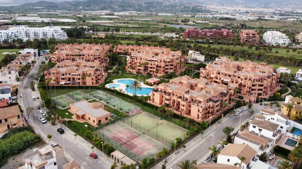 E2 Equipado En Playa Granada Con Terraza De 11m2 *